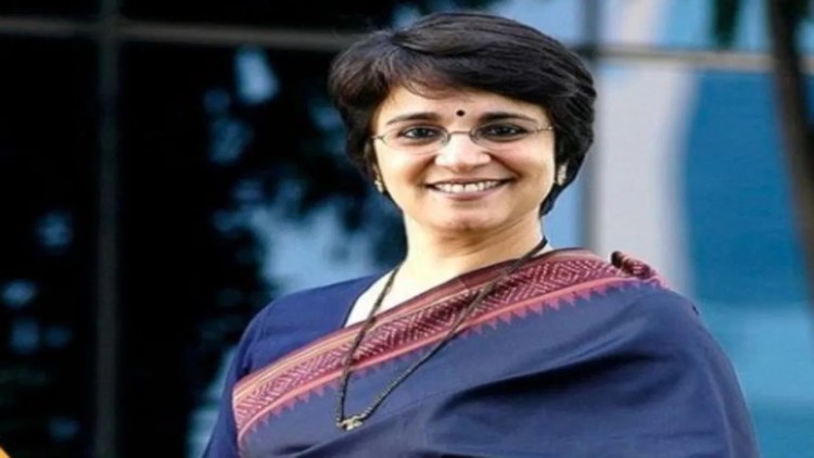 SEBI Chairperson: Madhabi Puri Buch Became The First Woman Chief Of SEBI,  Know Career And Education - Stuff Unknown